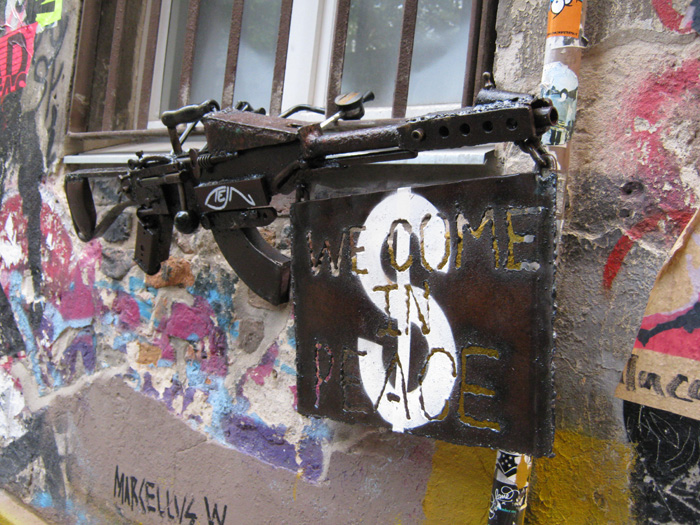 TEJN: Street art, Lock On, Berlin